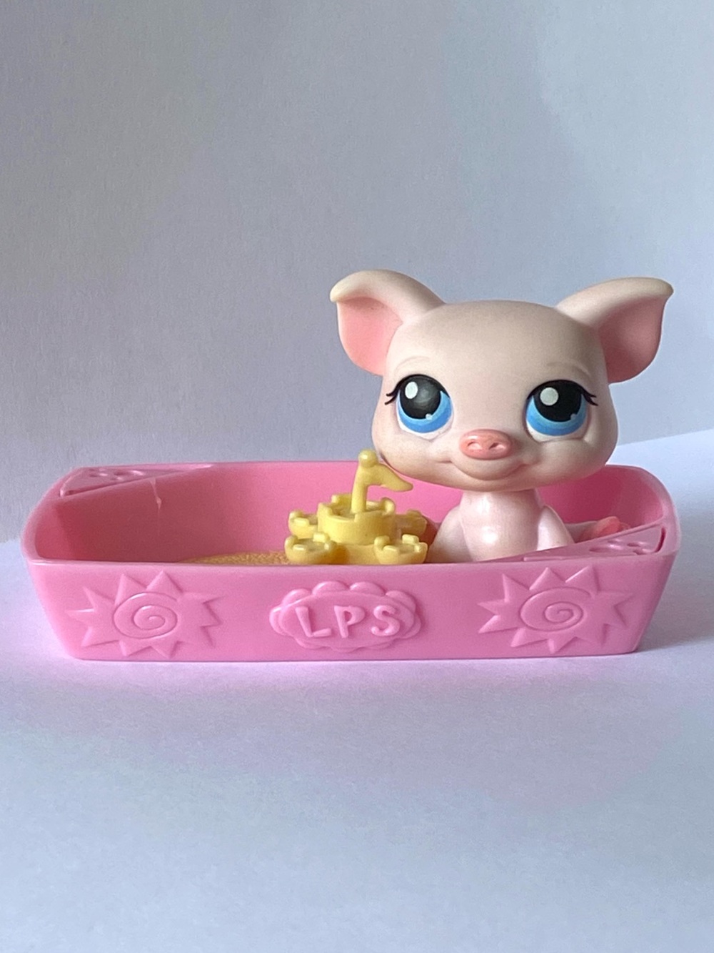 Littlest Pet Shop LPS Pig and Sandbox